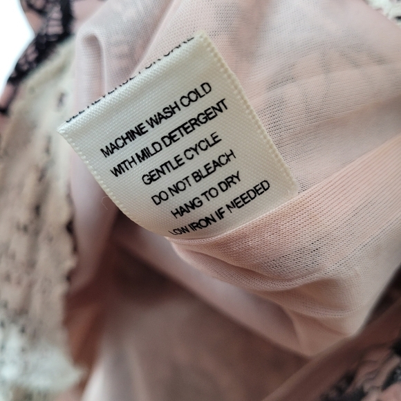 Win-Win Apparel Pink Floral Lace Knit Romper - Picture 12 of 12